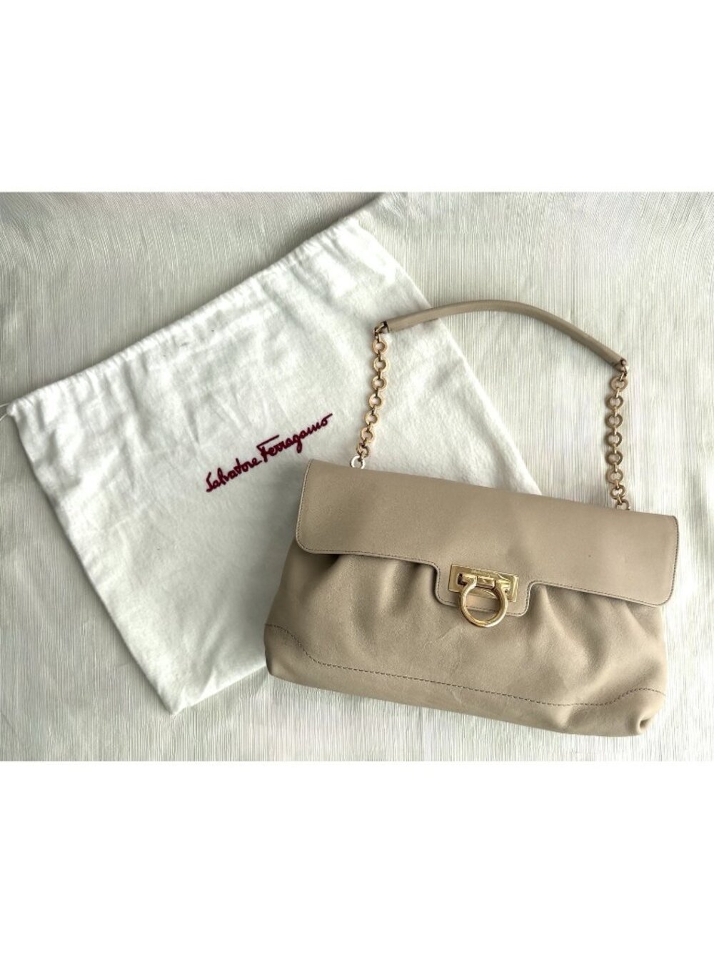 SALVATORE FERRAGAMO GANCINI Chain SHOULDER BAG Bone Beige LEATHER Dust Bag 9x14"